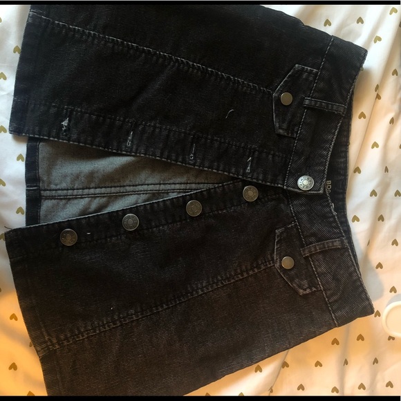 URBAN OUTFITTERS skater skirt - Picture 3 of 3